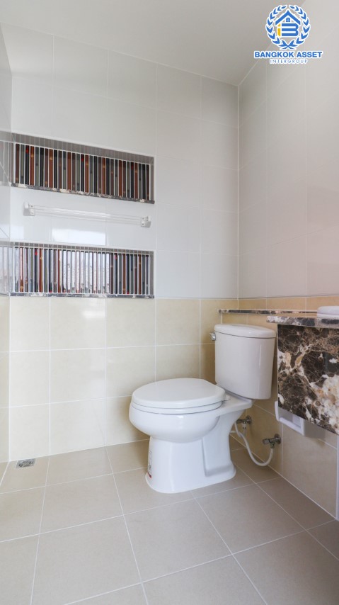 *****บ้านเดี่ยวมือสอง โครงการ ชวนชื่นกรีนบาวด์ กรุงเทพ-ปทุมธานี เนื้อที่ 56.2 ตร.ว. ฟังก์ชัน 3 ห้องนอน 3 ห้องน้ำ 2 ที่จอด บ้านสวยพร้อมเข้าอยู่ ภายในโครงการสภาพแวดล้อมดีมาก ใกล้สนามกอล์ฟ บนทำเลเดินทางสะดวก เชื่อมต่อถนนหลายเส้นทาง ใกล้จุดขึ้นทางด่วน "อุดรรัถยา"